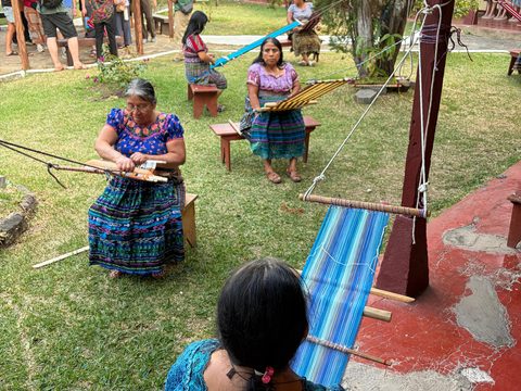 María: 20 años tejiendo con el alma