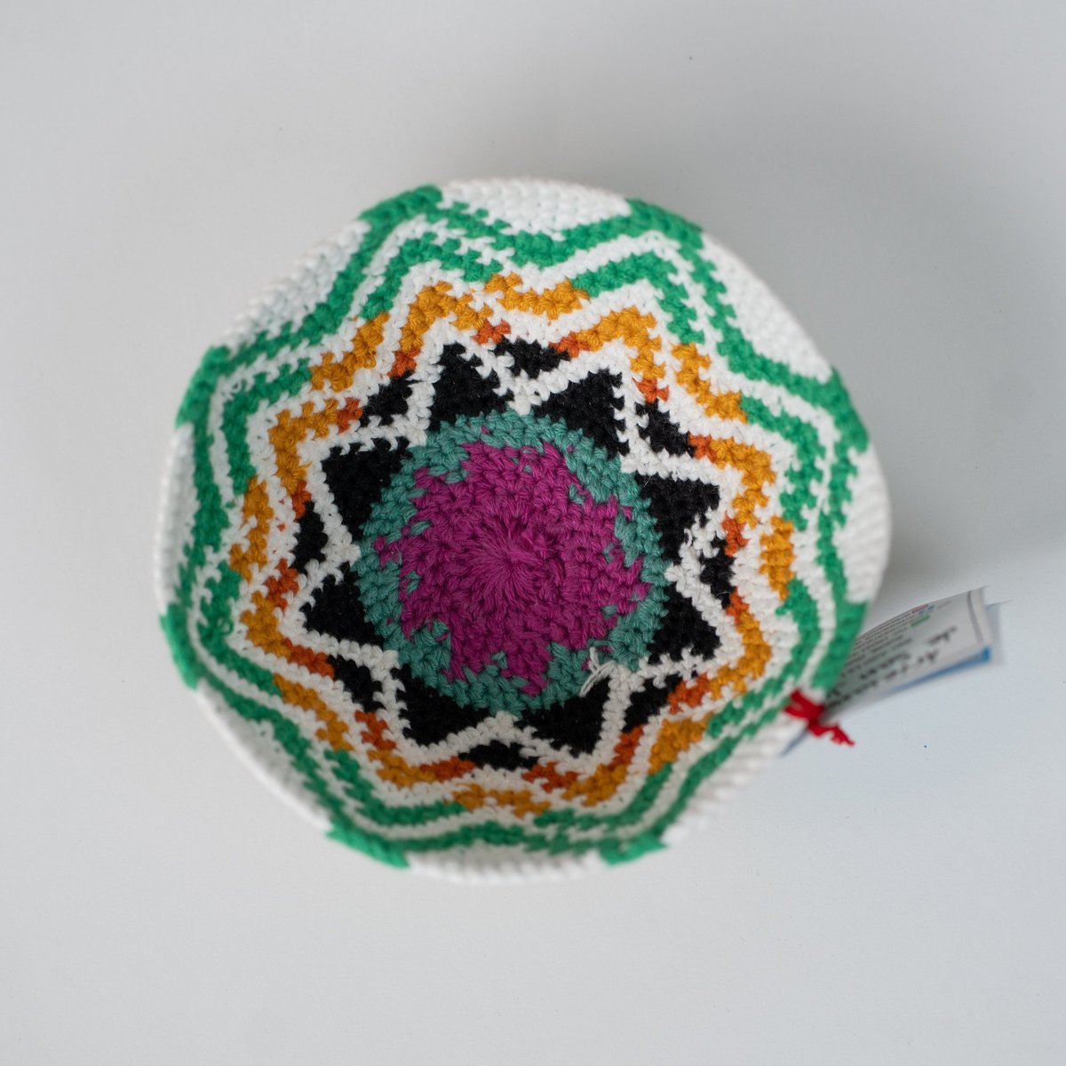Canasto de crochet verde y blanco